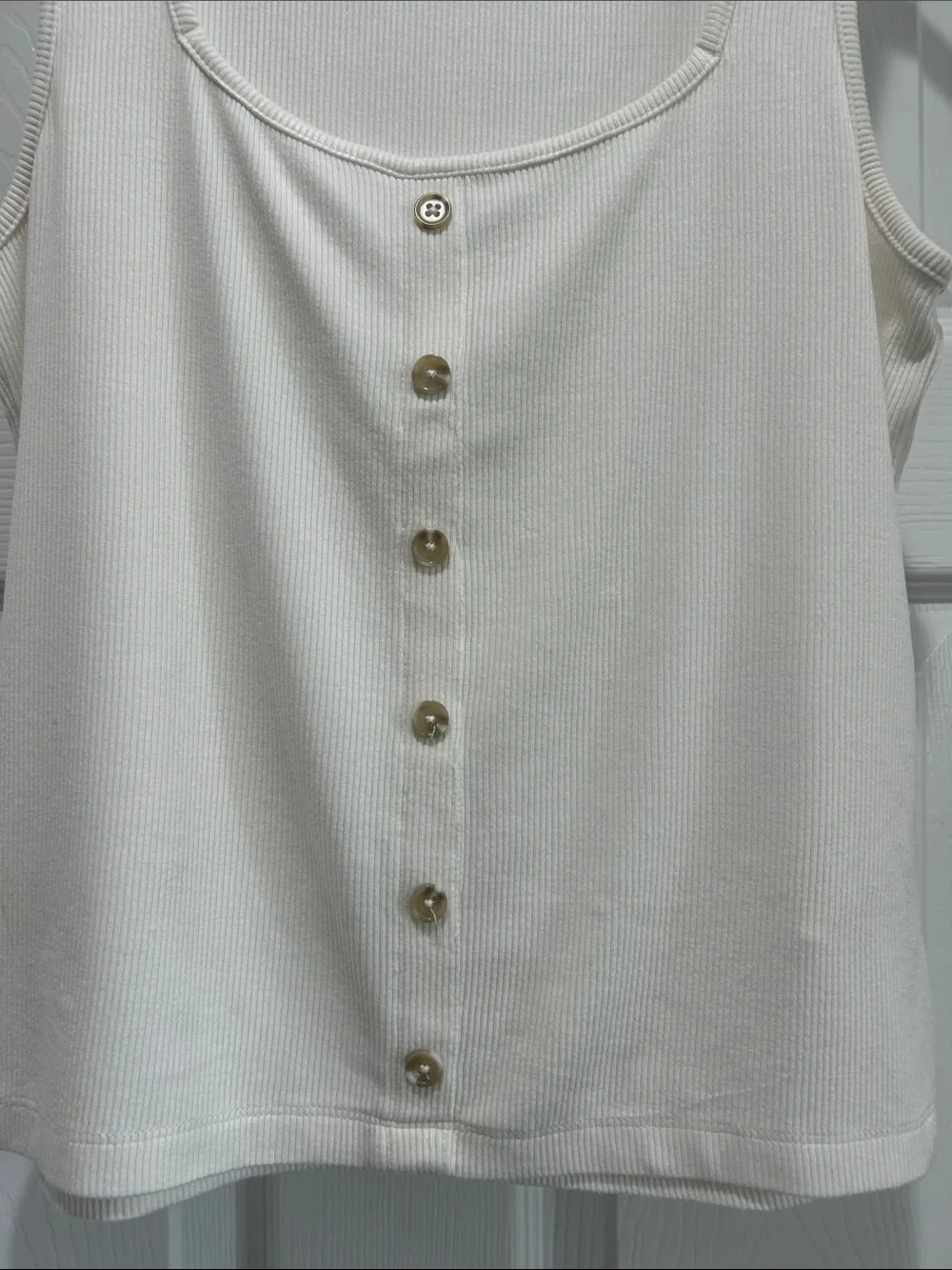 Dex Ivory Button-Front Ribbed Tank, size M - Picture 2 of 4